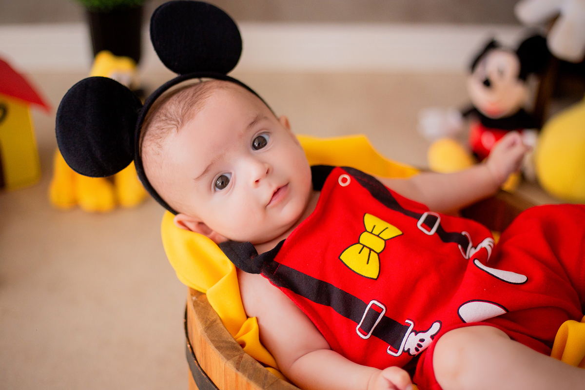 acompanhamento mensal de bebe caxias do sul figurino cenario tematico  personagem foto infantil serra gaucha fotografia familia mundo azul rosa ensaio fotografico crianca newborn baby menino menina smash the cake esmague o bolo banheira urso circoaco