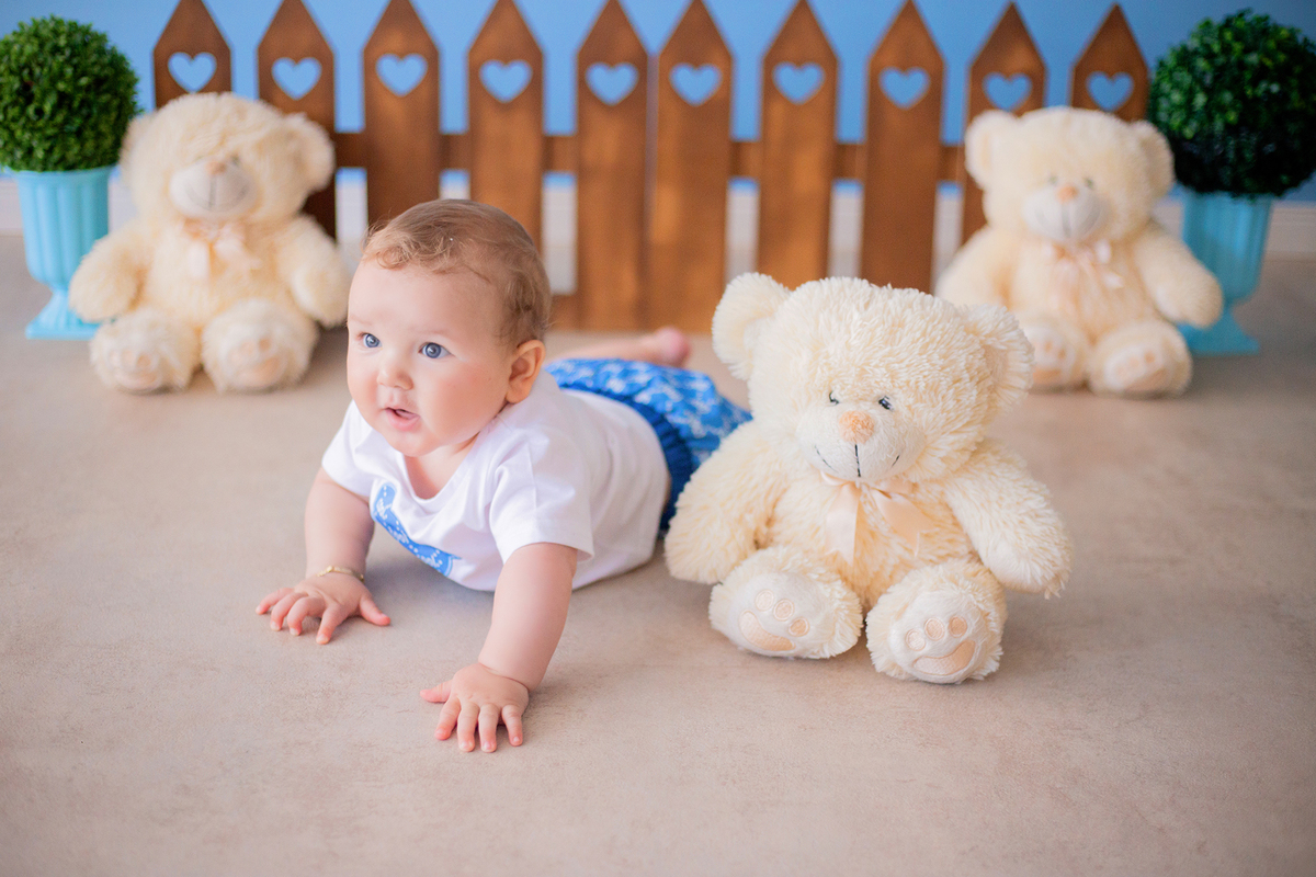 acompanhamento mensal de bebe caxias do sul figurino cenario tematico  personagem foto infantil serra gaucha fotografia familia mundo azul rosa ensaio fotografico crianca newborn baby menino menina smash the cake esmague o bolo banheira urso circoaco
