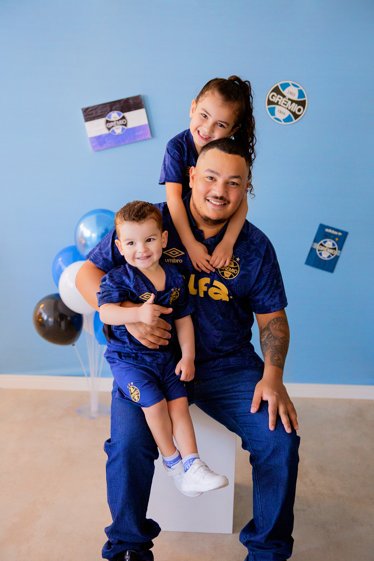 acompanhamento mensal de bebe caxias do sul figurino cenario tematico  personagem foto infantil serra gaucha fotografia familia mundo azul rosa ensaio fotografico crianca newborn baby menino menina smash the cake esmague o bolo banheira urso circoaco