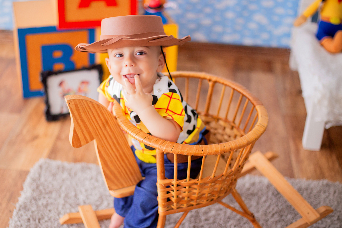 acompanhamento mensal de bebe caxias do sul figurino cenario tematico  personagem foto infantil serra gaucha fotografia familia mundo azul rosa ensaio fotografico crianca newborn baby menino menina smash the cake esmague o bolo banheira urso circoaco