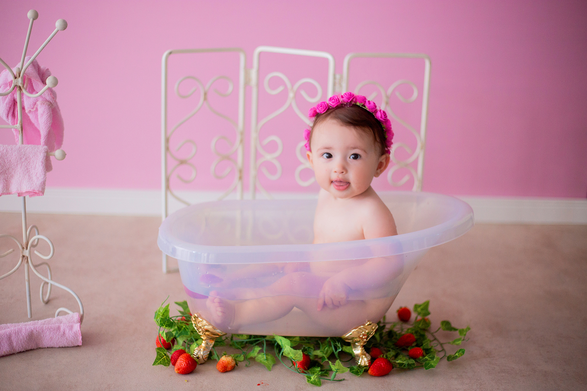 acompanhamento mensal de bebe caxias do sul figurino cenario tematico  personagem foto infantil serra gaucha fotografia familia mundo azul rosa ensaio fotografico crianca newborn baby menino menina smash the cake esmague o bolo banheira urso circoaco