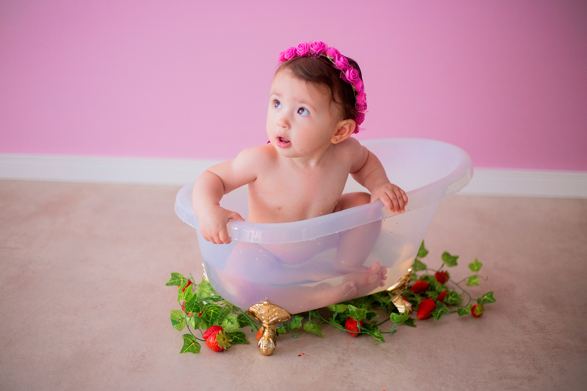acompanhamento mensal de bebe caxias do sul figurino cenario tematico  personagem foto infantil serra gaucha fotografia familia mundo azul rosa ensaio fotografico crianca newborn baby menino menina smash the cake esmague o bolo banheira urso circoaco