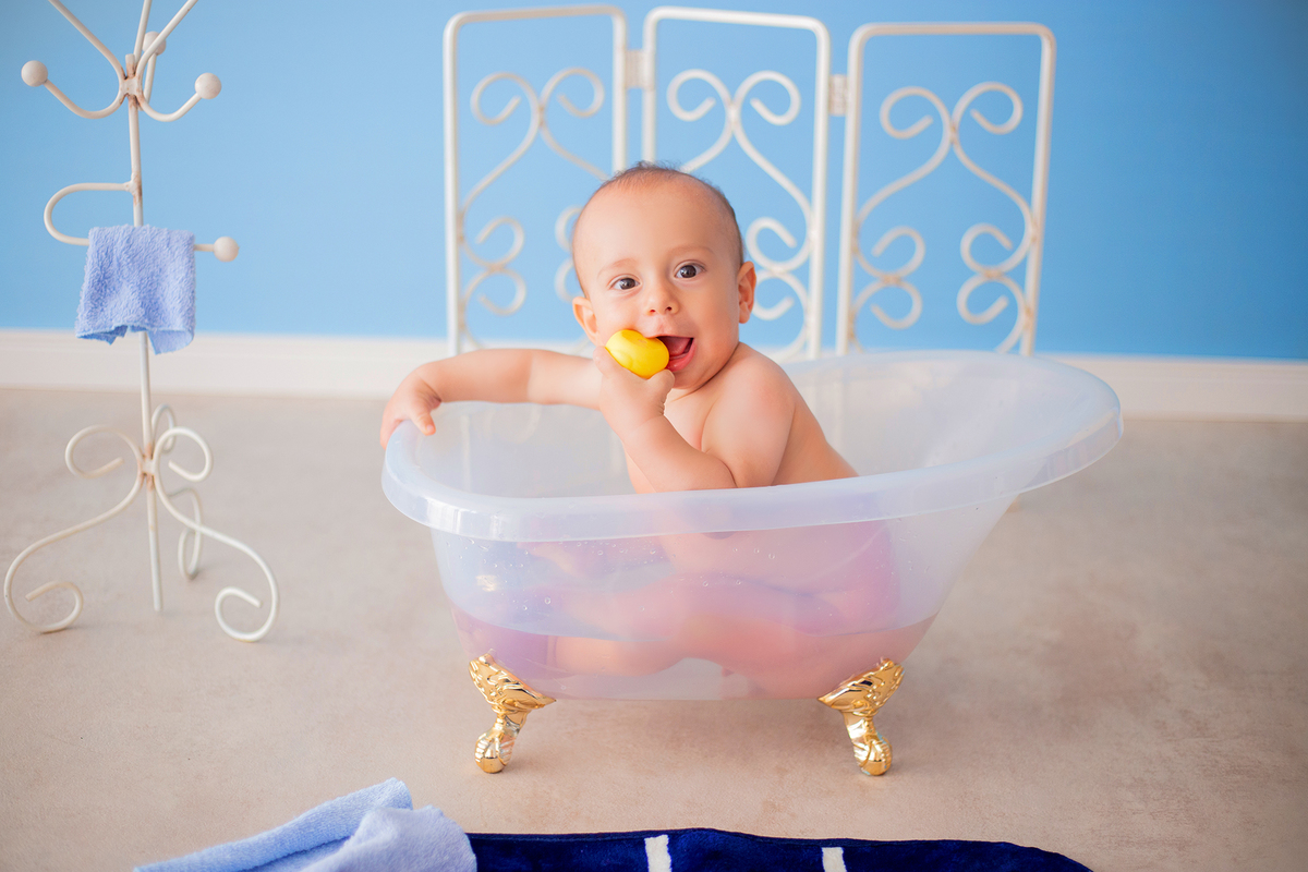 acompanhamento mensal de bebe caxias do sul figurino cenario tematico  personagem foto infantil serra gaucha fotografia familia mundo azul rosa ensaio fotografico crianca newborn baby menino menina smash the cake esmague o bolo banheira urso circoaco
