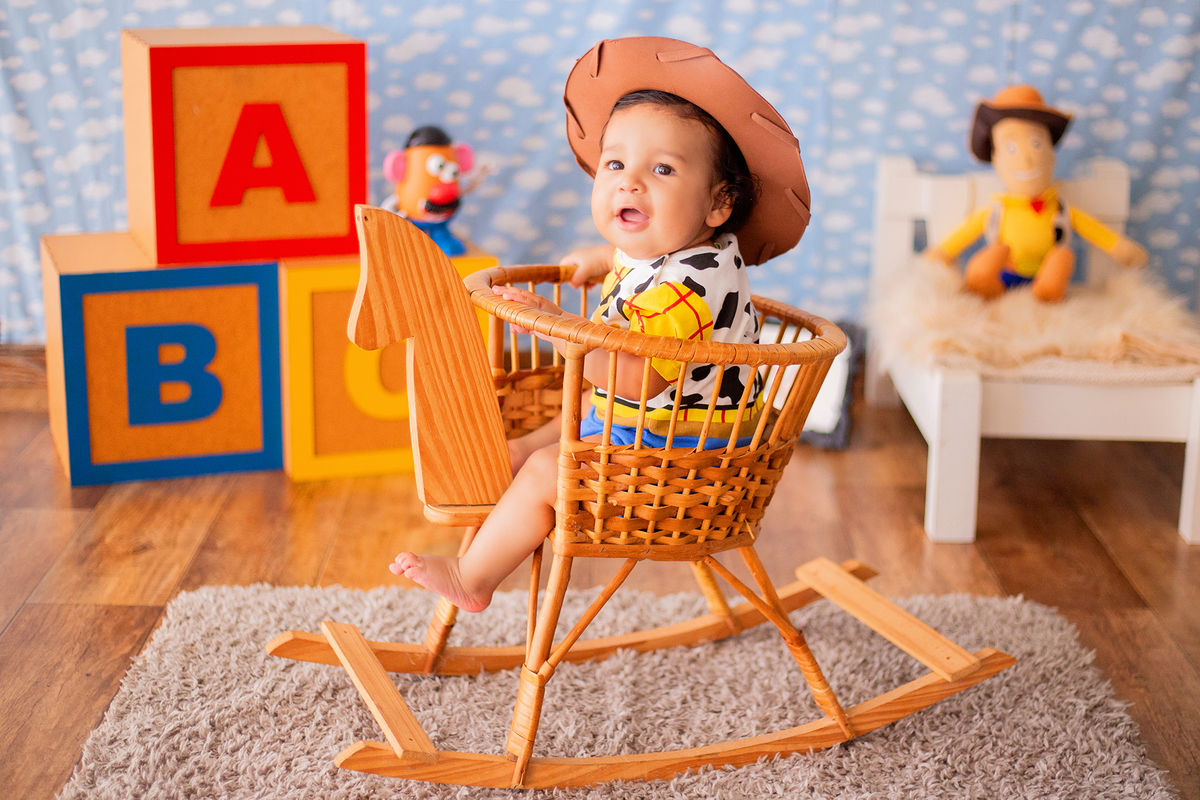 acompanhamento mensal de bebe caxias do sul figurino cenario tematico  personagem foto infantil serra gaucha fotografia familia mundo azul rosa ensaio fotografico crianca newborn baby menino menina smash the cake esmague o bolo banheira urso circoaco