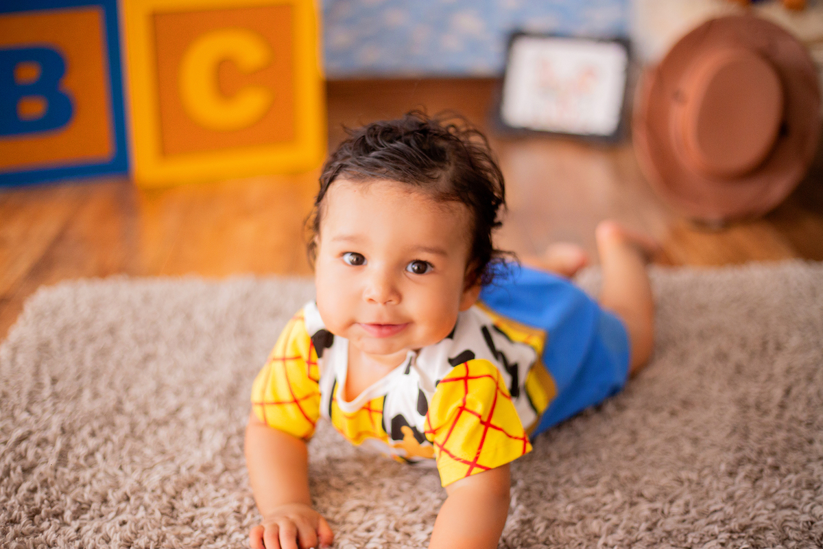 acompanhamento mensal de bebe caxias do sul figurino cenario tematico  personagem foto infantil serra gaucha fotografia familia mundo azul rosa ensaio fotografico crianca newborn baby menino menina smash the cake esmague o bolo banheira urso circoaco