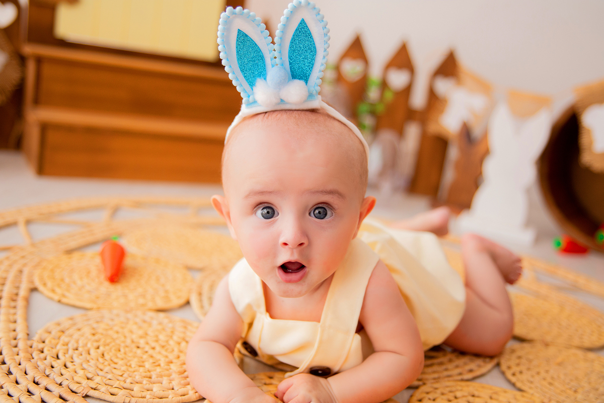 acompanhamento mensal de bebe caxias do sul figurino cenario tematico  personagem foto infantil serra gaucha fotografia familia mundo azul rosa ensaio fotografico crianca newborn baby menino menina smash the cake esmague o bolo banheira urso circoaco
