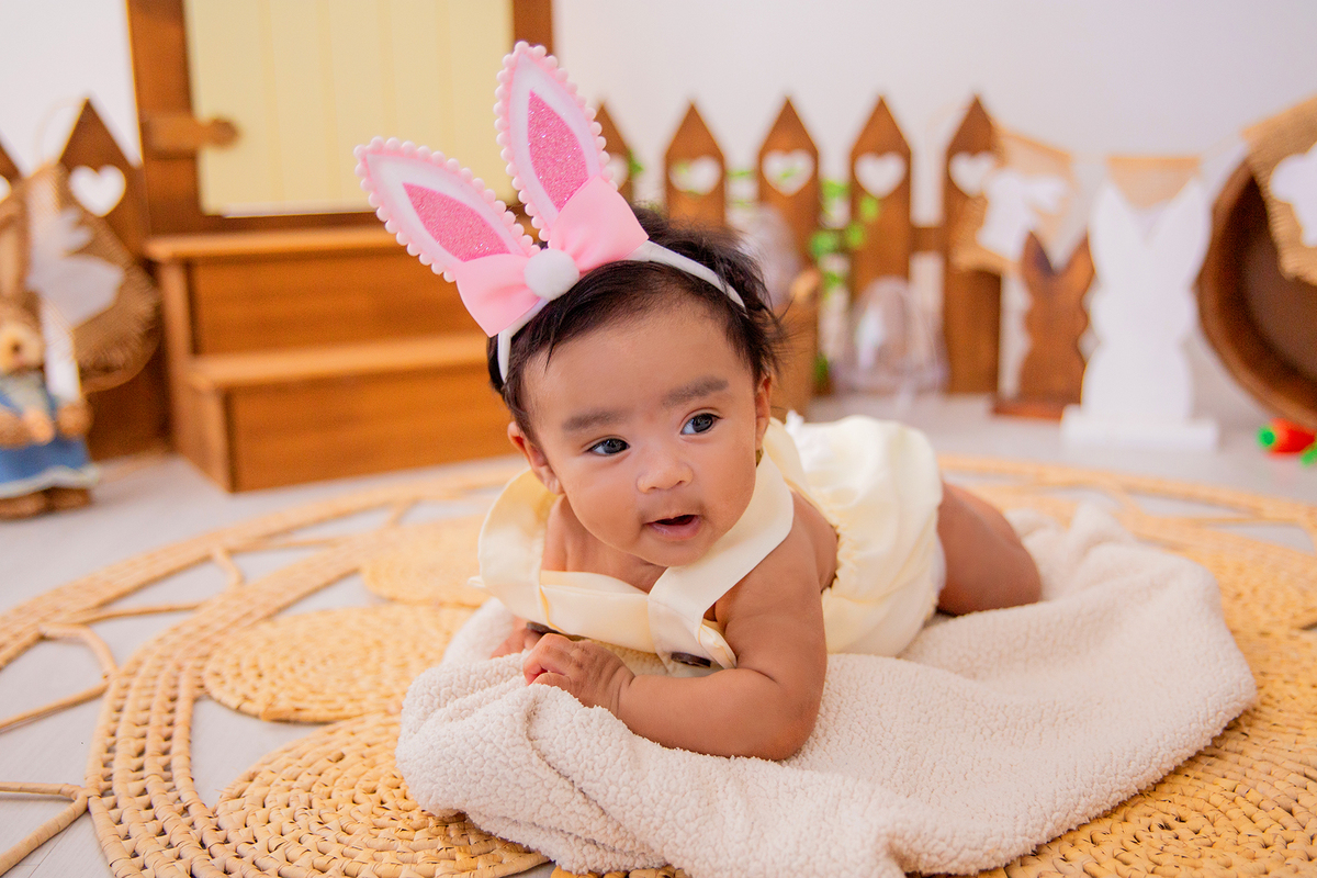 acompanhamento mensal de bebe caxias do sul figurino cenario tematico  personagem foto infantil serra gaucha fotografia familia mundo azul rosa ensaio fotografico crianca newborn baby menino menina smash the cake esmague o bolo banheira urso circoaco
