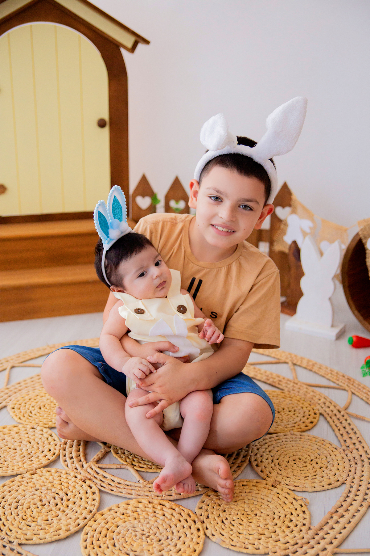 acompanhamento mensal de bebe caxias do sul figurino cenario tematico  personagem foto infantil serra gaucha fotografia familia mundo azul rosa ensaio fotografico crianca newborn baby menino menina smash the cake esmague o bolo banheira urso circoaco