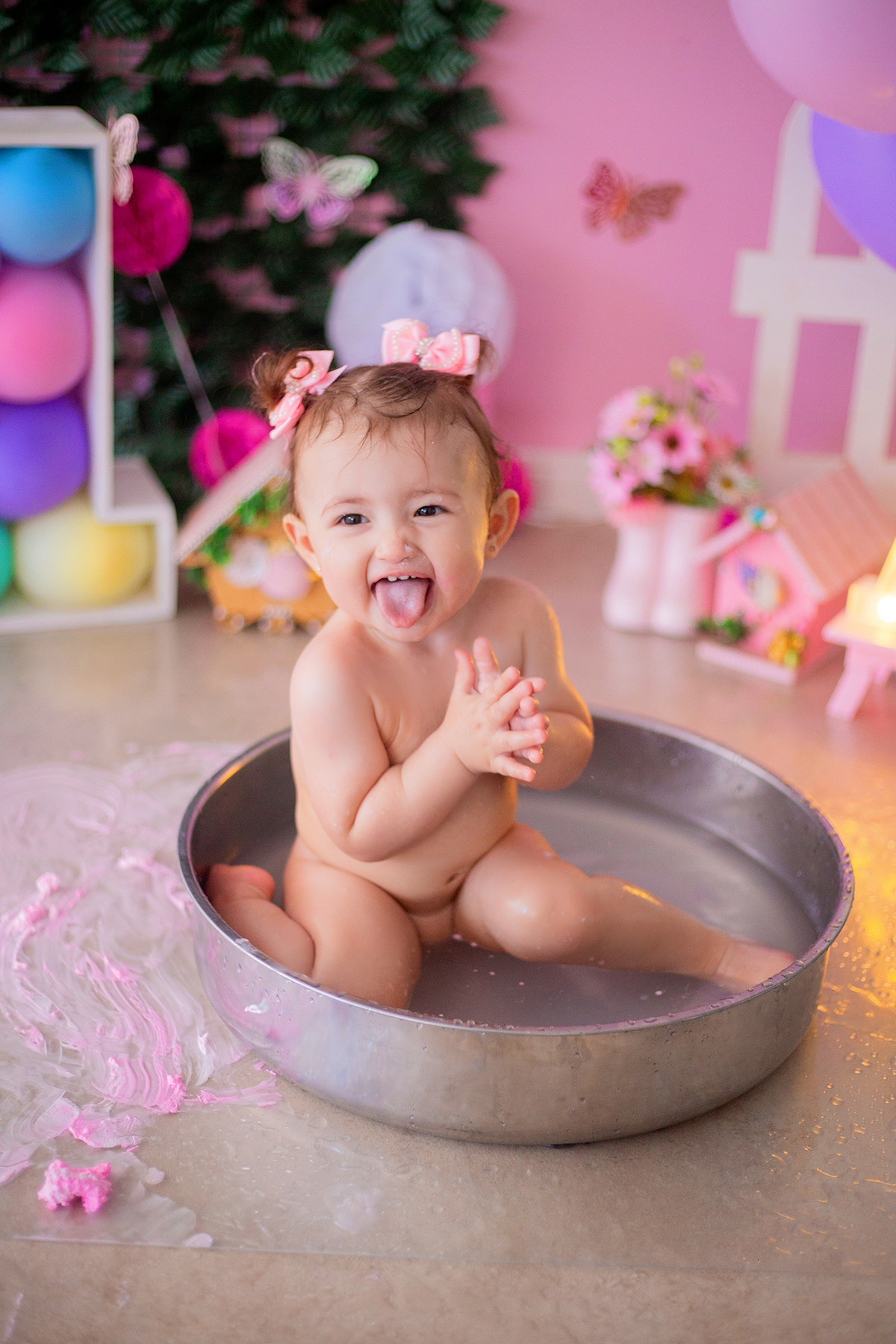 acompanhamento mensal de bebe caxias do sul figurino cenario tematico  personagem foto infantil serra gaucha fotografia familia mundo azul rosa ensaio fotografico crianca newborn baby menino menina smash the cake esmague o bolo banheira urso circoaco