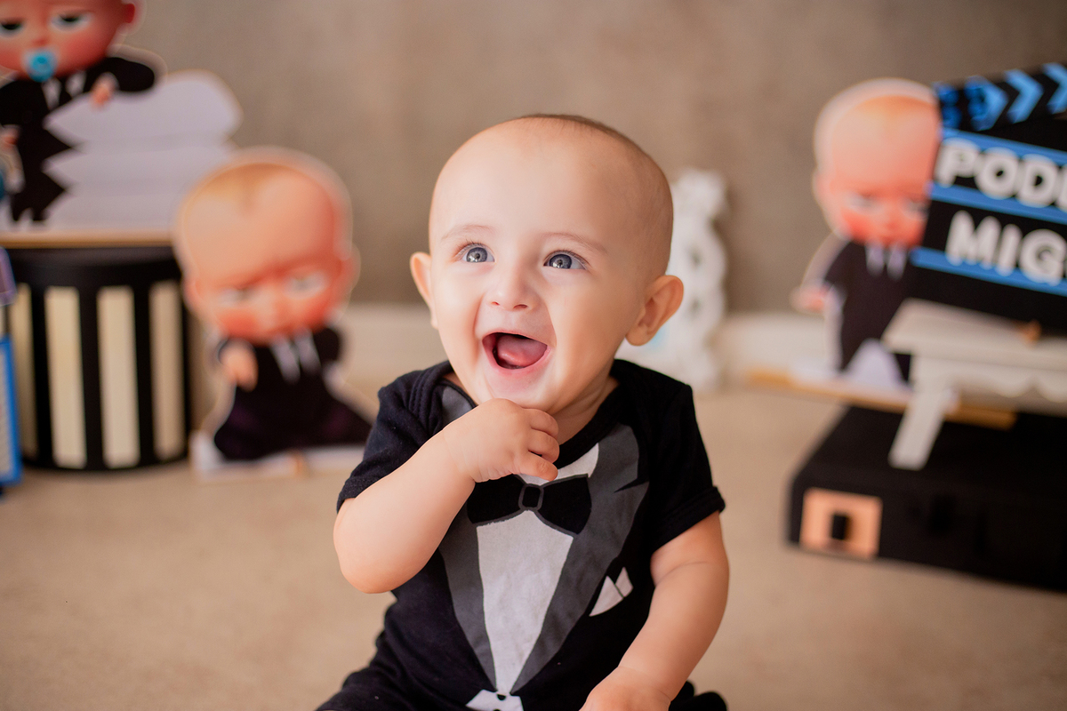 acompanhamento mensal de bebe caxias do sul figurino cenario tematico  personagem foto infantil serra gaucha fotografia familia mundo azul rosa ensaio fotografico crianca newborn baby menino menina smash the cake esmague o bolo banheira urso circoaco