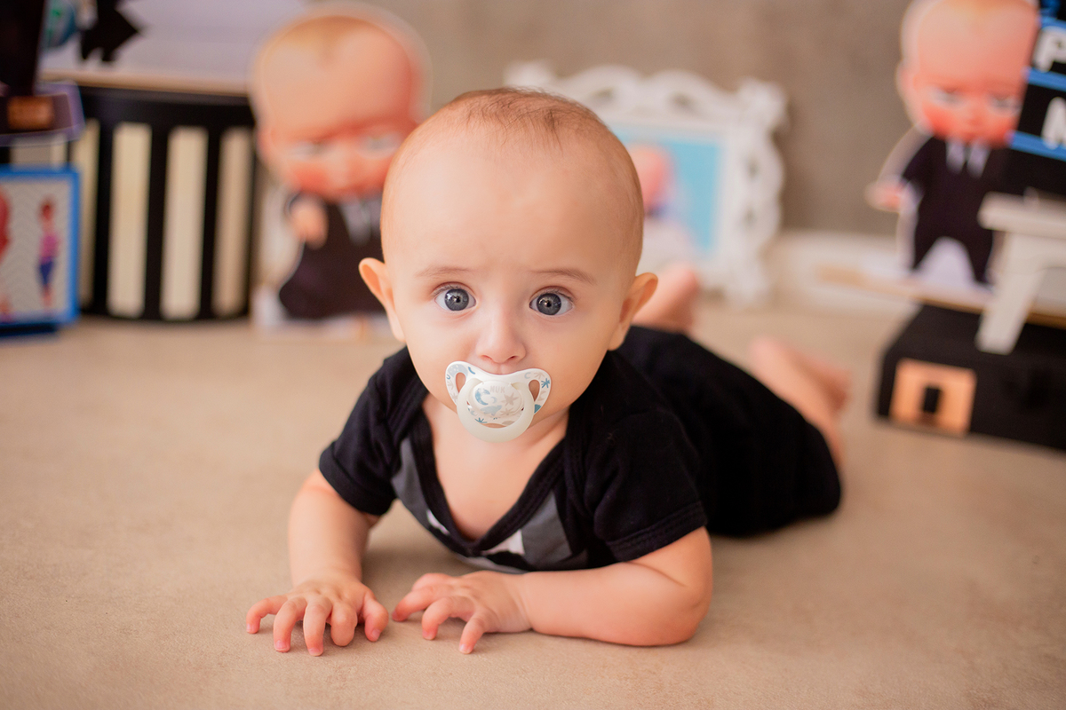 acompanhamento mensal de bebe caxias do sul figurino cenario tematico  personagem foto infantil serra gaucha fotografia familia mundo azul rosa ensaio fotografico crianca newborn baby menino menina smash the cake esmague o bolo banheira urso circoaco