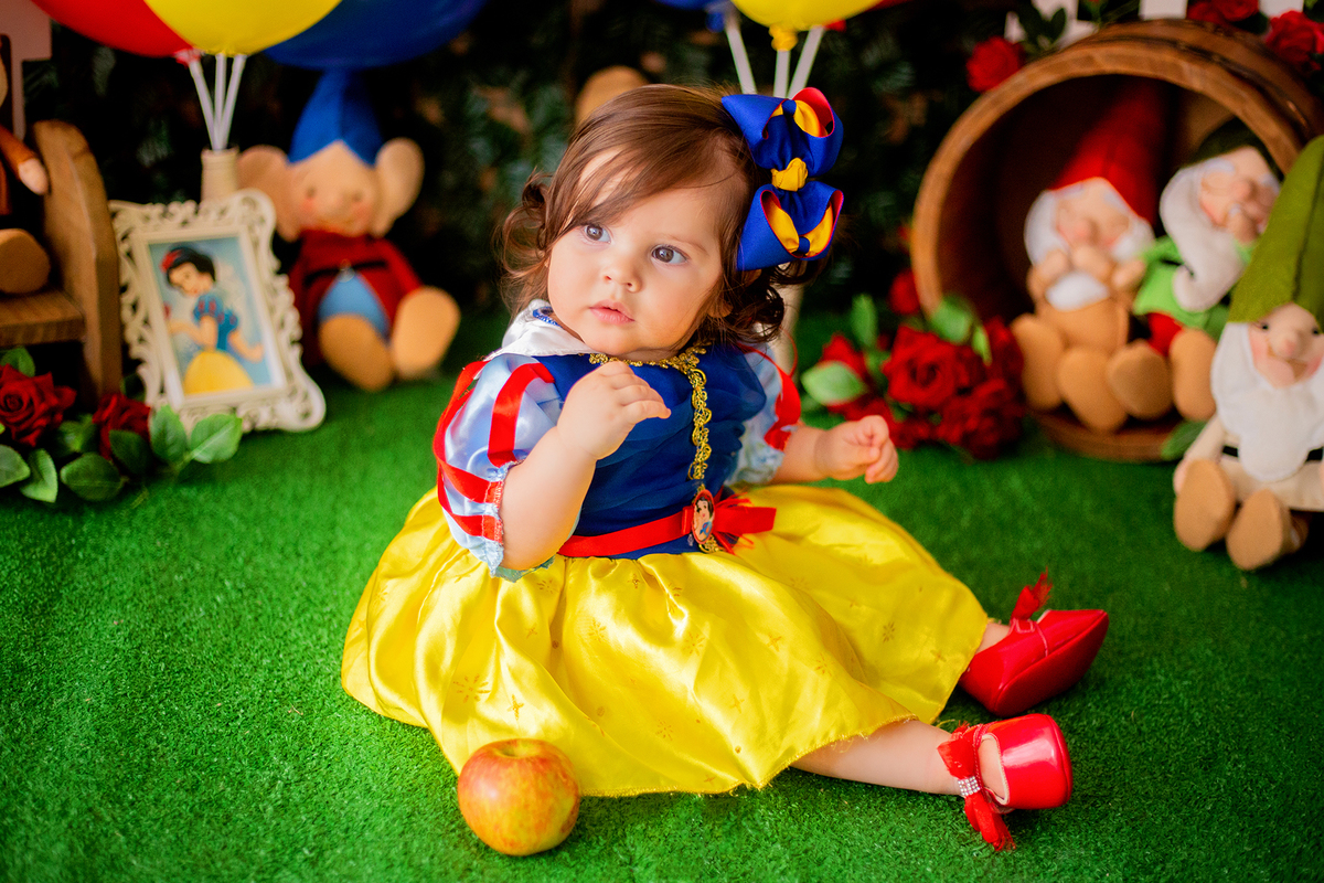 acompanhamento mensal de bebe caxias do sul figurino cenario tematico  personagem foto infantil serra gaucha fotografia familia mundo azul rosa ensaio fotografico crianca newborn baby menino menina smash the cake esmague o bolo banheira urso circoaco