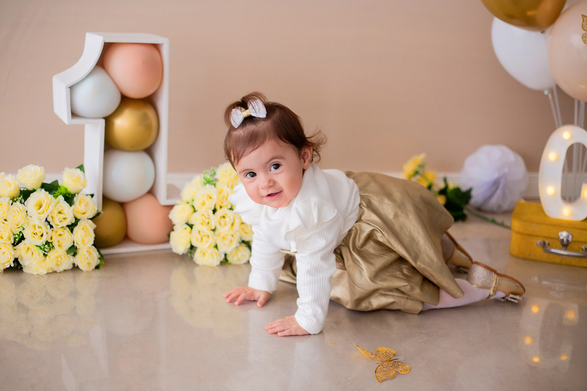 acompanhamento mensal de bebe caxias do sul figurino cenario tematico  personagem foto infantil serra gaucha fotografia familia mundo azul rosa ensaio fotografico crianca newborn baby menino menina smash the cake esmague o bolo banheira urso circoaco