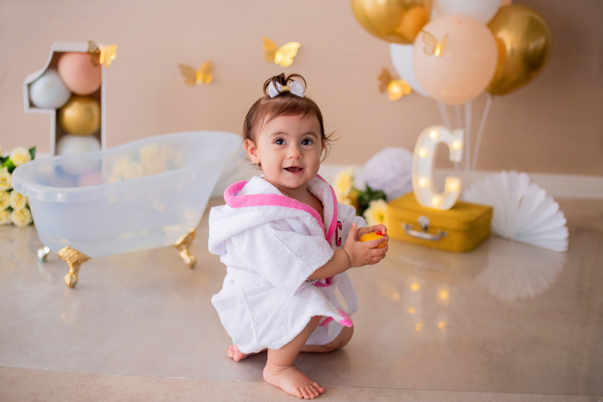 acompanhamento mensal de bebe caxias do sul figurino cenario tematico  personagem foto infantil serra gaucha fotografia familia mundo azul rosa ensaio fotografico crianca newborn baby menino menina smash the cake esmague o bolo banheira urso circoaco