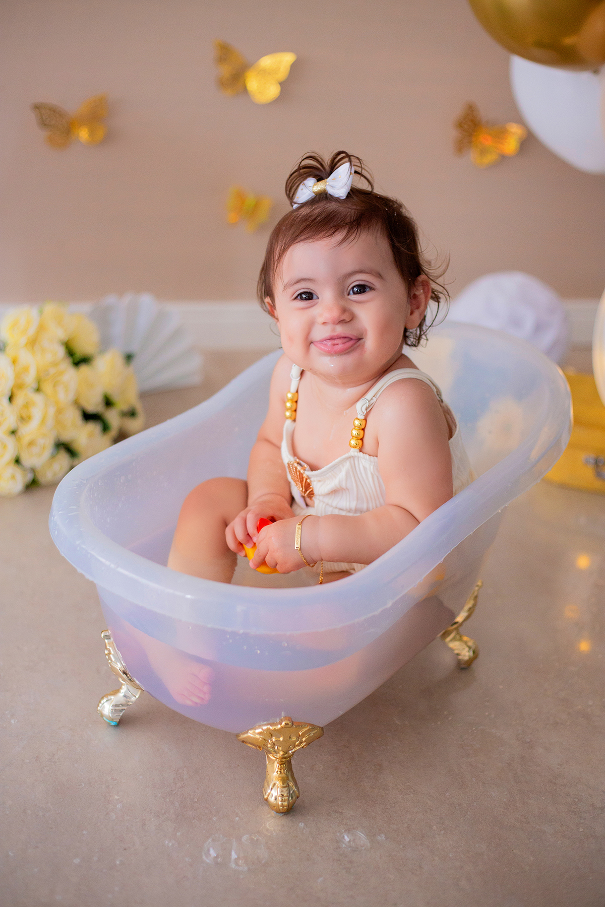 acompanhamento mensal de bebe caxias do sul figurino cenario tematico  personagem foto infantil serra gaucha fotografia familia mundo azul rosa ensaio fotografico crianca newborn baby menino menina smash the cake esmague o bolo banheira urso circoaco