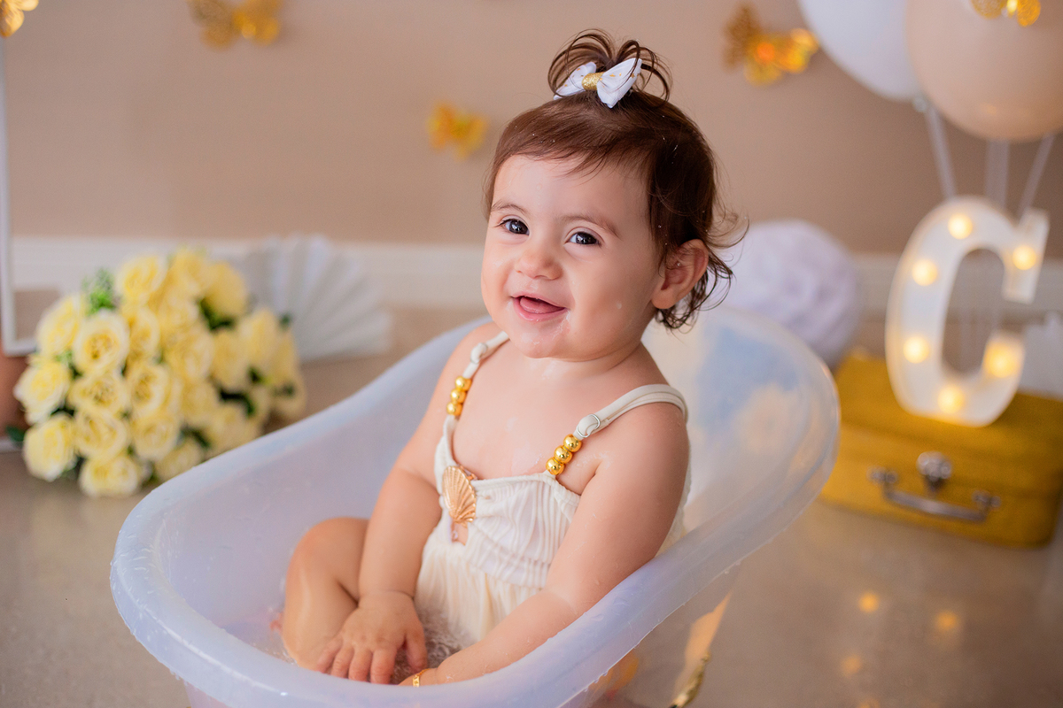 acompanhamento mensal de bebe caxias do sul figurino cenario tematico  personagem foto infantil serra gaucha fotografia familia mundo azul rosa ensaio fotografico crianca newborn baby menino menina smash the cake esmague o bolo banheira urso circoaco