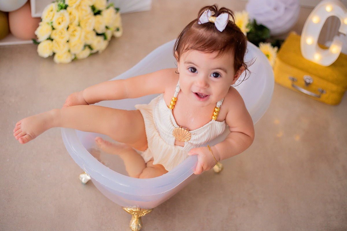 acompanhamento mensal de bebe caxias do sul figurino cenario tematico  personagem foto infantil serra gaucha fotografia familia mundo azul rosa ensaio fotografico crianca newborn baby menino menina smash the cake esmague o bolo banheira urso circoaco