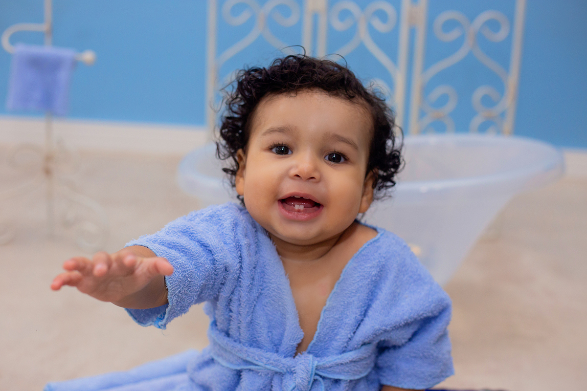 acompanhamento mensal de bebe caxias do sul figurino cenario tematico  personagem foto infantil serra gaucha fotografia familia mundo azul rosa ensaio fotografico crianca newborn baby menino menina smash the cake esmague o bolo banheira urso circoaco