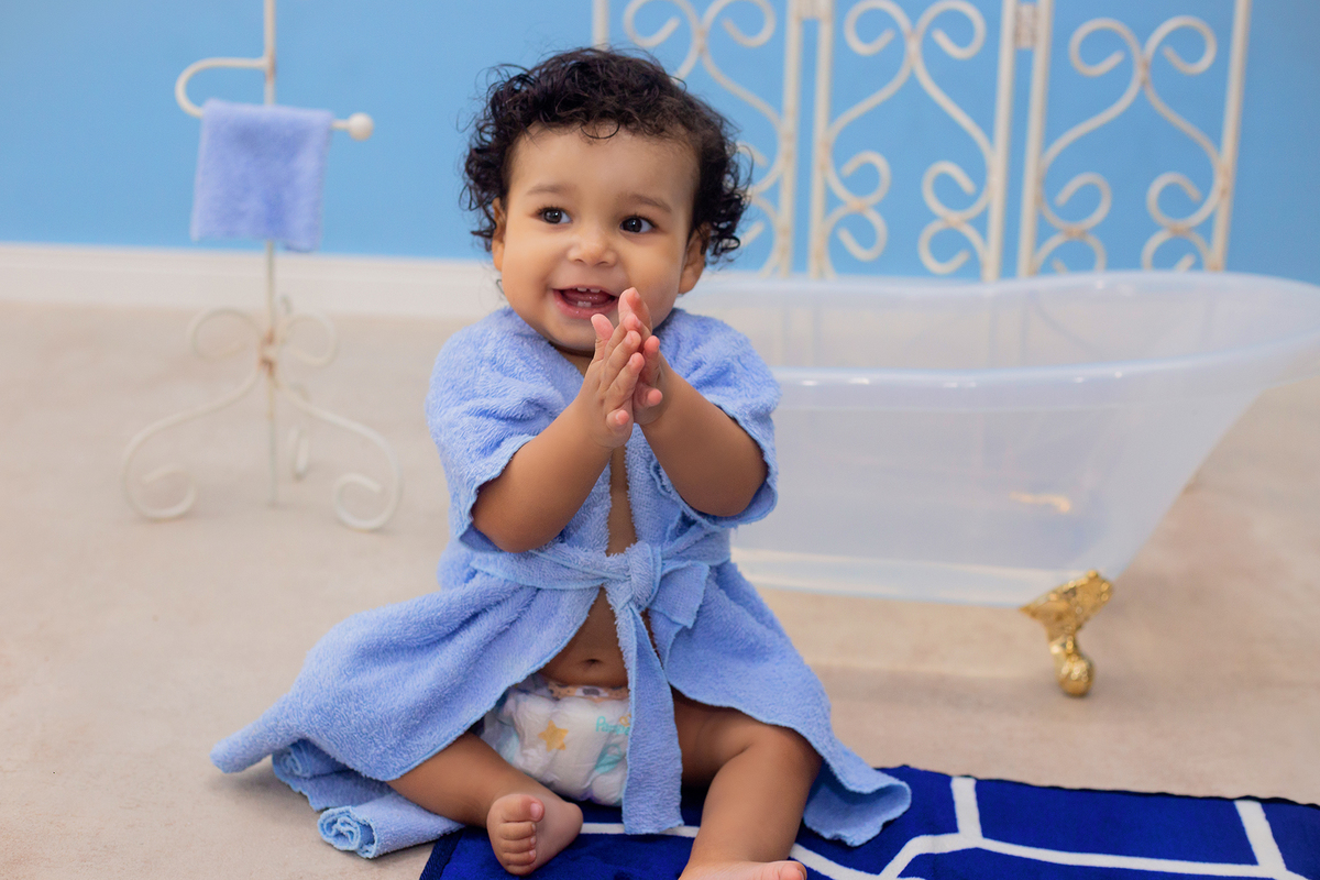 acompanhamento mensal de bebe caxias do sul figurino cenario tematico  personagem foto infantil serra gaucha fotografia familia mundo azul rosa ensaio fotografico crianca newborn baby menino menina smash the cake esmague o bolo banheira urso circoaco