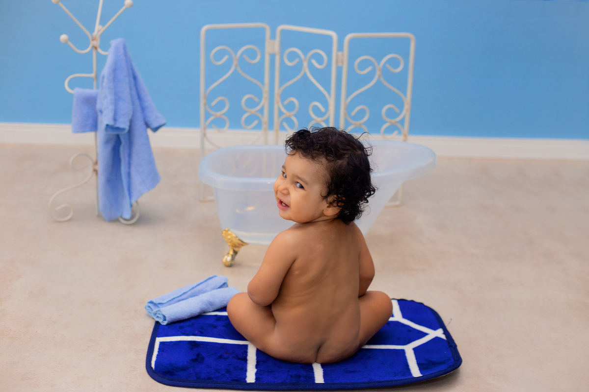 acompanhamento mensal de bebe caxias do sul figurino cenario tematico  personagem foto infantil serra gaucha fotografia familia mundo azul rosa ensaio fotografico crianca newborn baby menino menina smash the cake esmague o bolo banheira urso circoaco