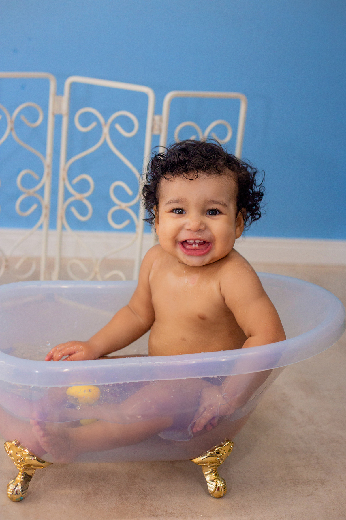 acompanhamento mensal de bebe caxias do sul figurino cenario tematico  personagem foto infantil serra gaucha fotografia familia mundo azul rosa ensaio fotografico crianca newborn baby menino menina smash the cake esmague o bolo banheira urso circoaco