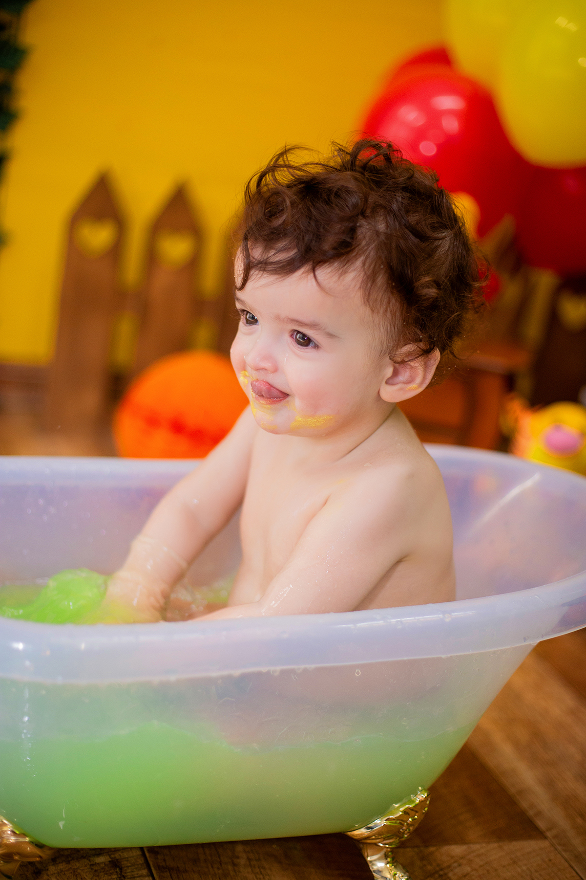 acompanhamento mensal de bebe caxias do sul figurino cenario tematico  personagem foto infantil serra gaucha fotografia familia mundo azul rosa ensaio fotografico crianca newborn baby menino menina smash the cake esmague o bolo banheira urso circoaco