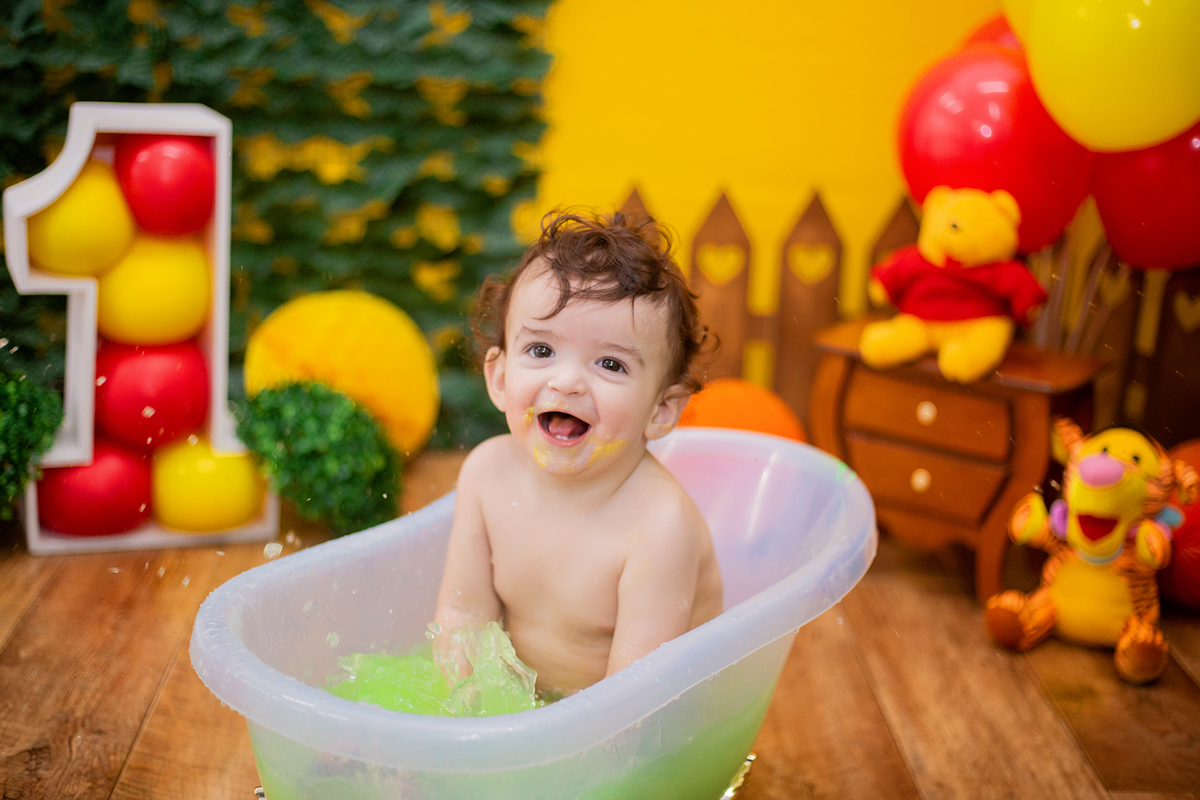acompanhamento mensal de bebe caxias do sul figurino cenario tematico  personagem foto infantil serra gaucha fotografia familia mundo azul rosa ensaio fotografico crianca newborn baby menino menina smash the cake esmague o bolo banheira urso circoaco