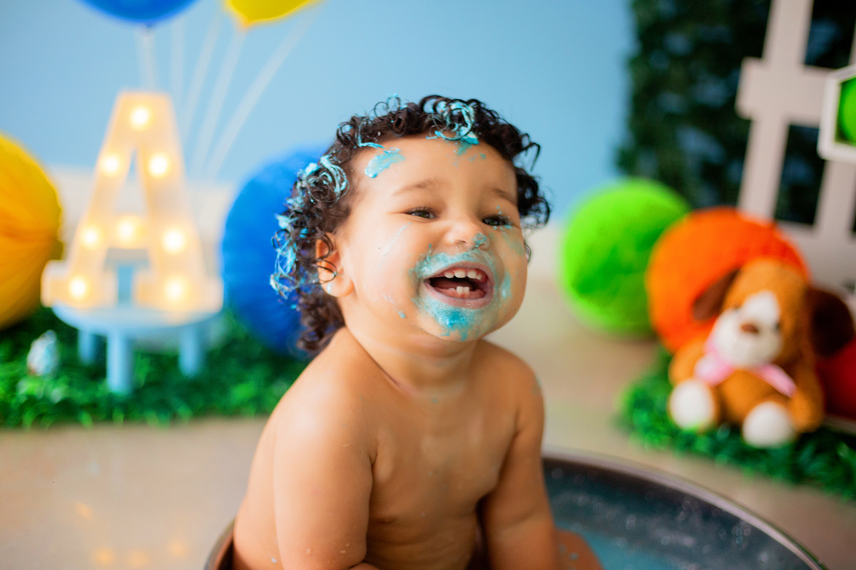 acompanhamento mensal de bebe caxias do sul figurino cenario tematico  personagem foto infantil serra gaucha fotografia familia mundo azul rosa ensaio fotografico crianca newborn baby menino menina smash the cake esmague o bolo banheira urso circoaco