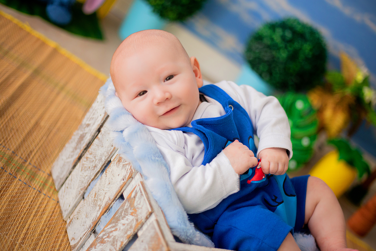 acompanhamento mensal de bebe caxias do sul figurino cenario tematico  personagem foto infantil serra gaucha fotografia familia mundo azul rosa ensaio fotografico crianca newborn baby menino menina smash the cake esmague o bolo banheira urso circoaco