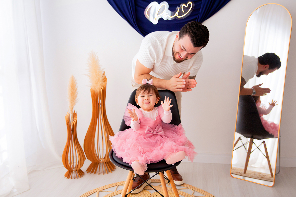 acompanhamento mensal de bebe caxias do sul figurino cenario tematico  personagem foto infantil serra gaucha fotografia familia mundo azul rosa ensaio fotografico crianca newborn baby menino menina smash the cake esmague o bolo banheira urso circoaco