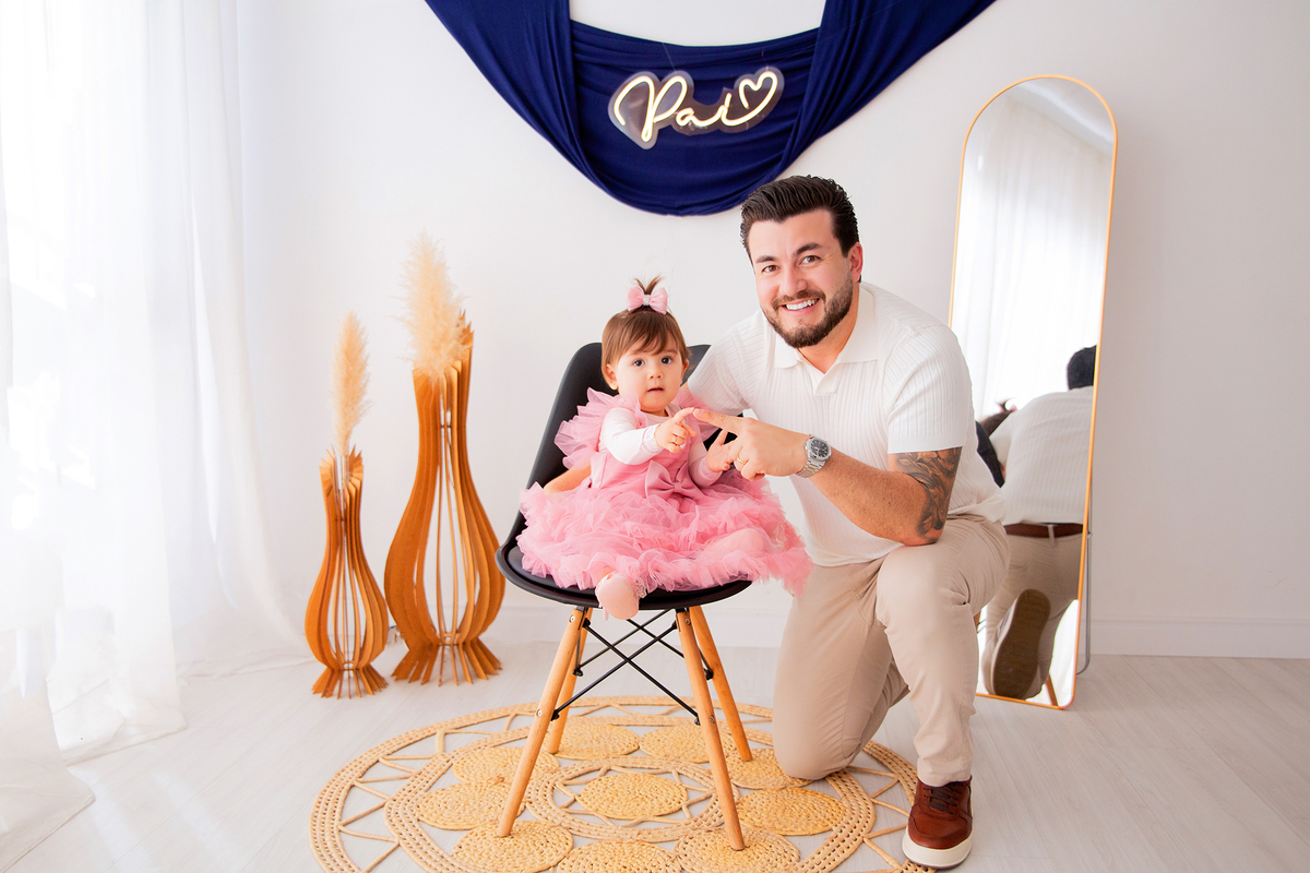 acompanhamento mensal de bebe caxias do sul figurino cenario tematico  personagem foto infantil serra gaucha fotografia familia mundo azul rosa ensaio fotografico crianca newborn baby menino menina smash the cake esmague o bolo banheira urso circoaco