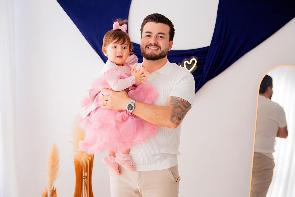 acompanhamento mensal de bebe caxias do sul figurino cenario tematico  personagem foto infantil serra gaucha fotografia familia mundo azul rosa ensaio fotografico crianca newborn baby menino menina smash the cake esmague o bolo banheira urso circoaco