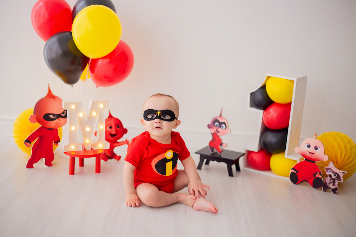 acompanhamento mensal de bebe caxias do sul figurino cenario tematico  personagem foto infantil serra gaucha fotografia familia mundo azul rosa ensaio fotografico crianca newborn baby menino menina smash the cake esmague o bolo banheira urso circoaco