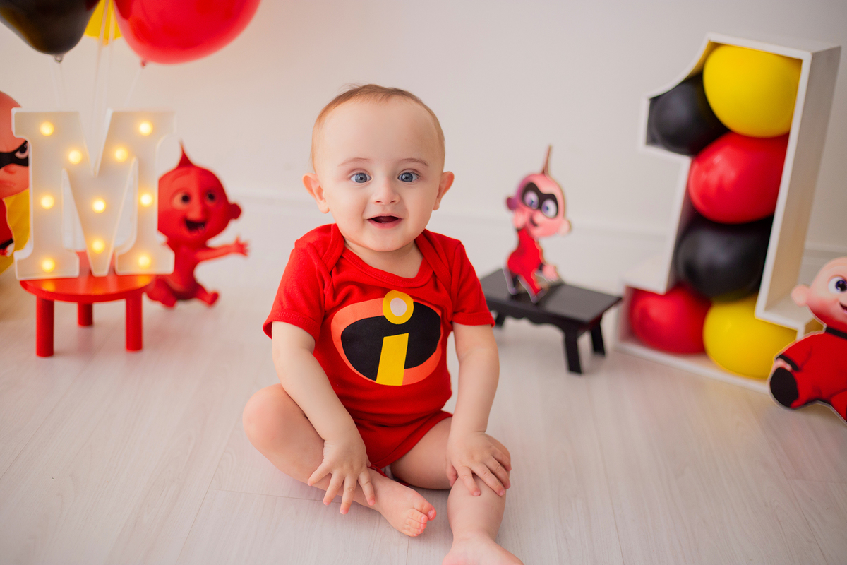 acompanhamento mensal de bebe caxias do sul figurino cenario tematico  personagem foto infantil serra gaucha fotografia familia mundo azul rosa ensaio fotografico crianca newborn baby menino menina smash the cake esmague o bolo banheira urso circoaco