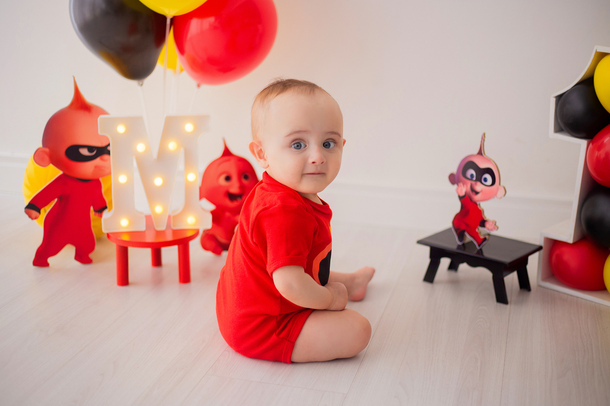 acompanhamento mensal de bebe caxias do sul figurino cenario tematico  personagem foto infantil serra gaucha fotografia familia mundo azul rosa ensaio fotografico crianca newborn baby menino menina smash the cake esmague o bolo banheira urso circoaco