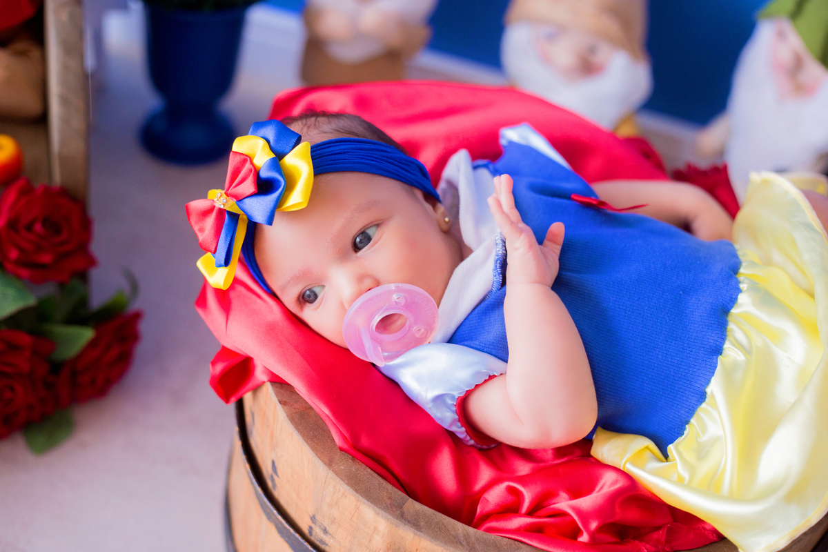 acompanhamento mensal de bebe caxias do sul figurino cenario tematico  personagem foto infantil serra gaucha fotografia familia mundo azul rosa ensaio fotografico crianca newborn baby menino menina smash the cake fruit esmague o bolo brancas de neve