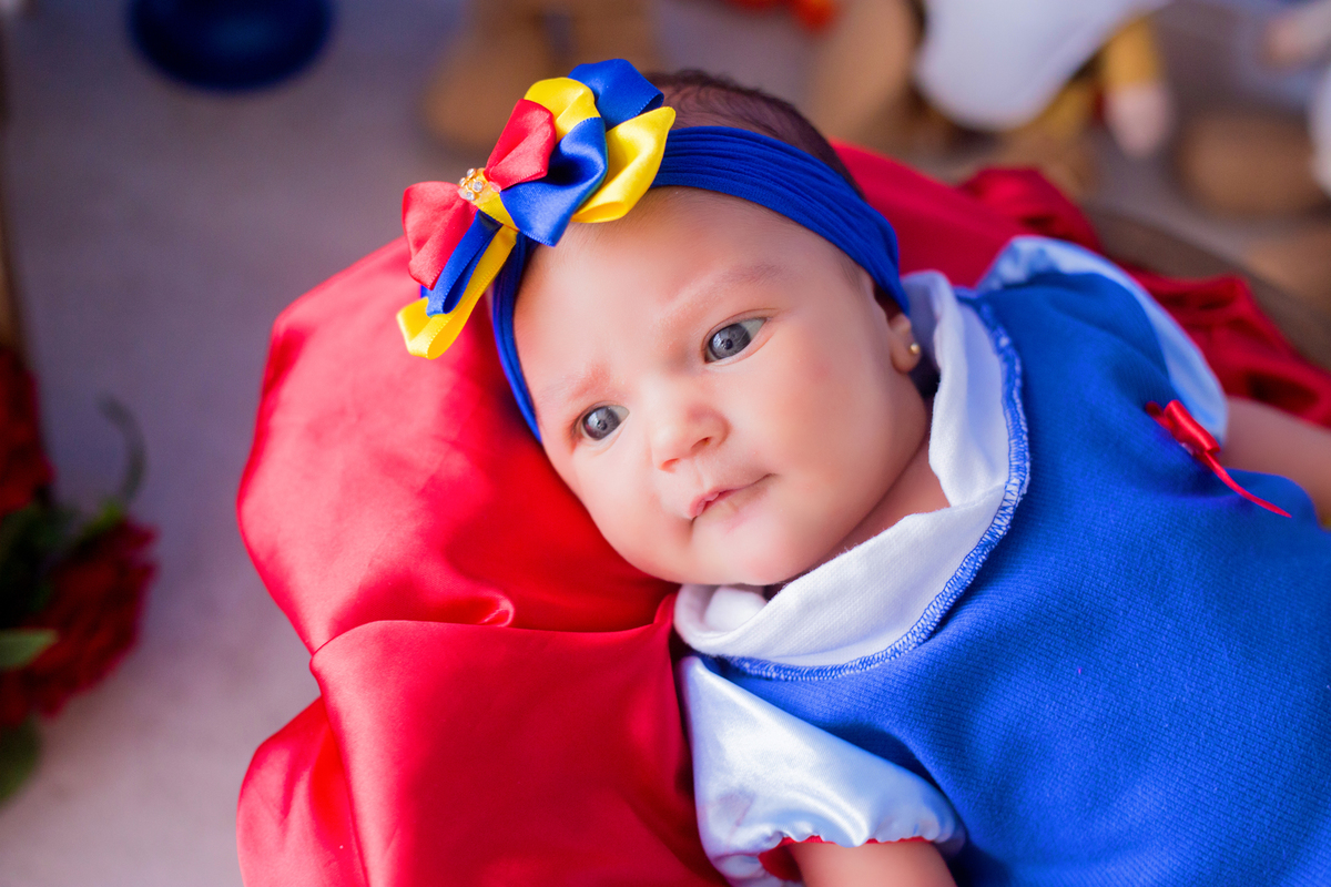 acompanhamento mensal de bebe caxias do sul figurino cenario tematico  personagem foto infantil serra gaucha fotografia familia mundo azul rosa ensaio fotografico crianca newborn baby menino menina smash the cake fruit esmague o bolo brancas de neve