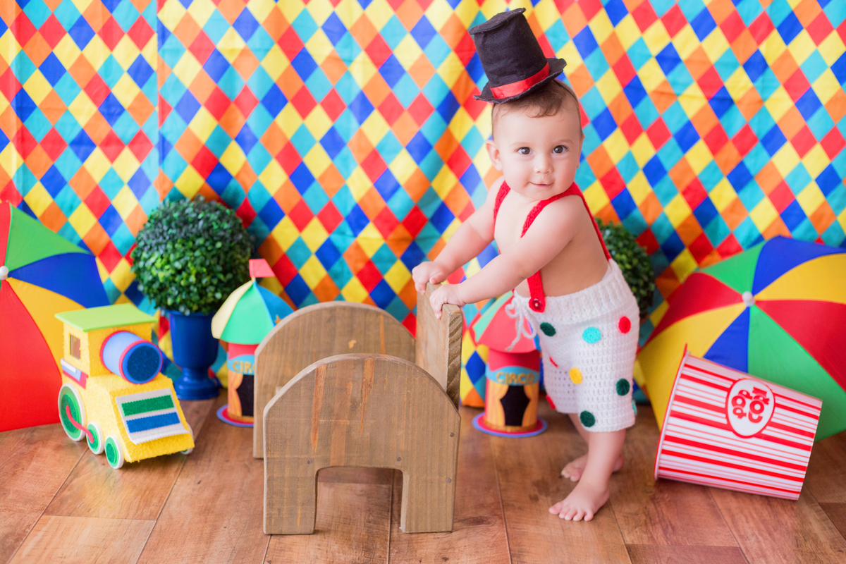 acompanhamento mensal de bebe caxias do sul figurino cenario tematico  personagem foto infantil serra gaucha fotografia familia mundo azul rosa ensaio fotografico crianca newborn baby menino menina smash the cake fruit esmague o bolo banho de leite