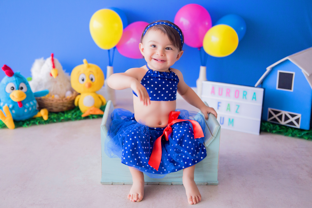 acompanhamento mensal de bebe caxias do sul figurino cenario tematico  personagem foto infantil serra gaucha fotografia familia mundo azul rosa ensaio fotografico crianca newborn baby menino menina smash the cake fruit esmague o bolo galinha pintadinha