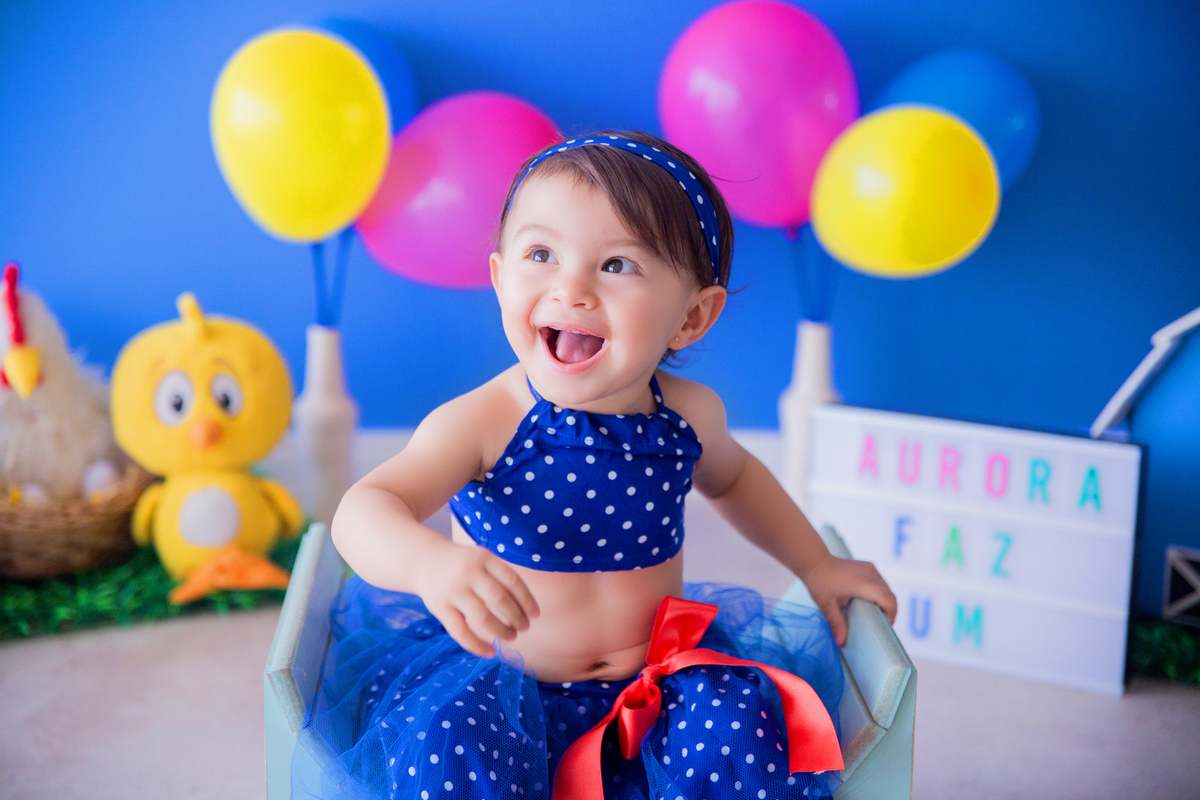 acompanhamento mensal de bebe caxias do sul figurino cenario tematico  personagem foto infantil serra gaucha fotografia familia mundo azul rosa ensaio fotografico crianca newborn baby menino menina smash the cake fruit esmague o bolo galinha pintadinha