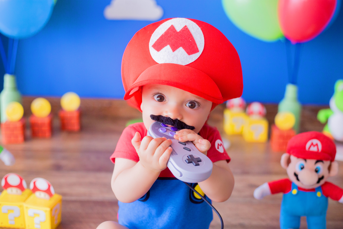 acompanhamento mensal de bebe caxias do sul figurino cenario tematico  personagem foto infantil serra gaucha fotografia familia mundo azul rosa ensaio fotografico crianca newborn baby menino menina smash the cake fruit esmague o bolo super mario nintendo