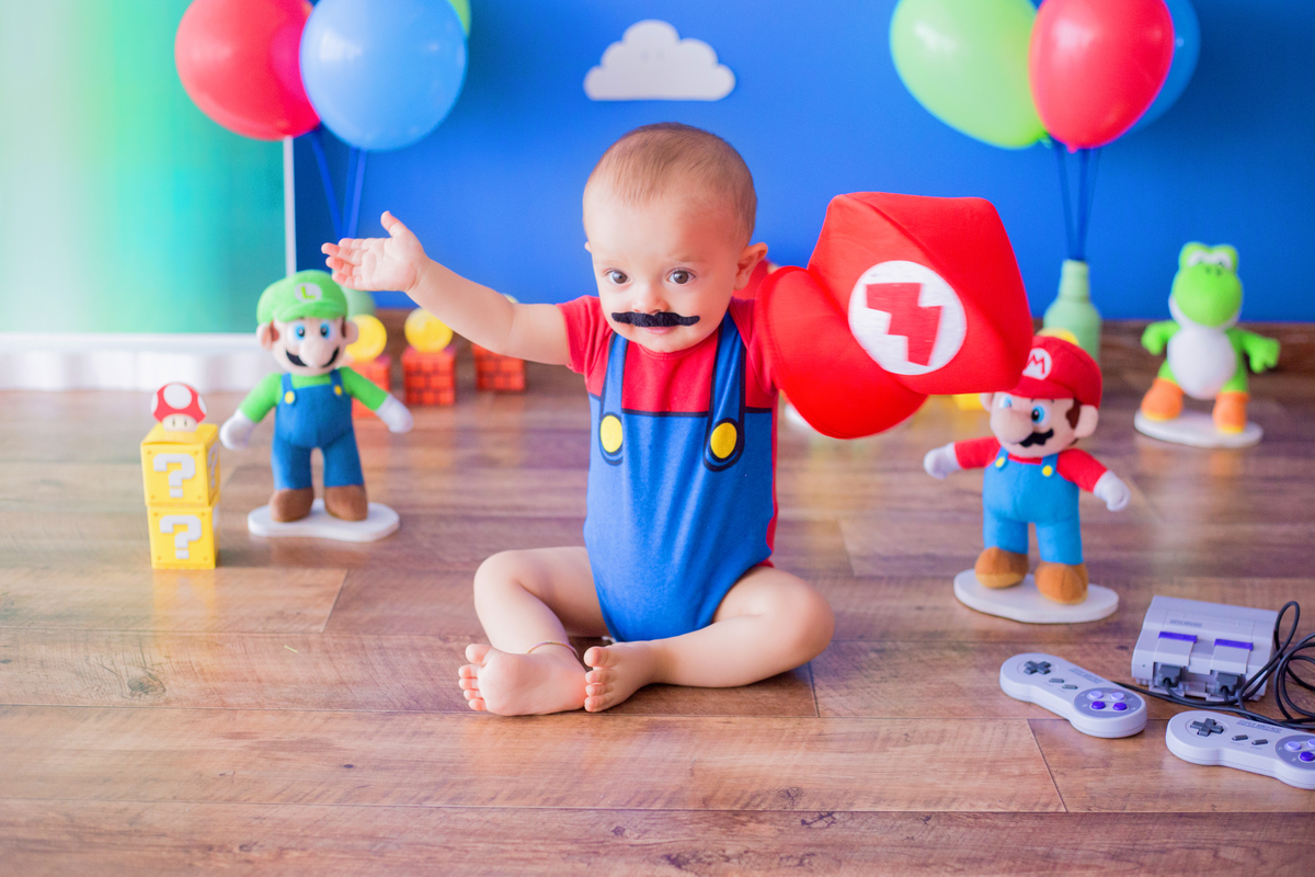 acompanhamento mensal de bebe caxias do sul figurino cenario tematico  personagem foto infantil serra gaucha fotografia familia mundo azul rosa ensaio fotografico crianca newborn baby menino menina smash the cake fruit esmague o bolo super mario nintendo