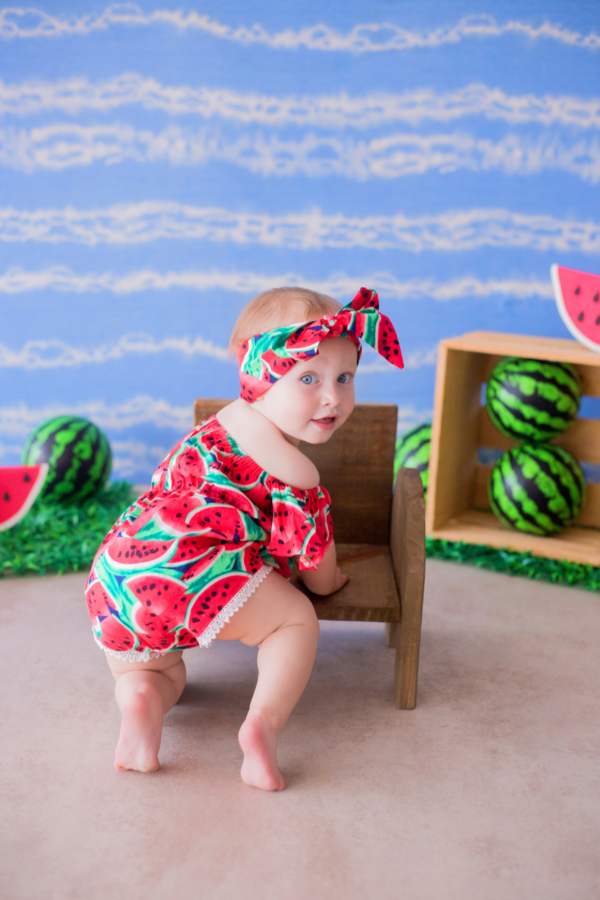 acompanhamento mensal de bebe caxias do sul figurino cenario tematico  personagem foto infantil serra gaucha fotografia familia mundo azul rosa ensaio fotografico crianca newborn baby menino menina smash the cake fruit esmague o bolo banho de leite