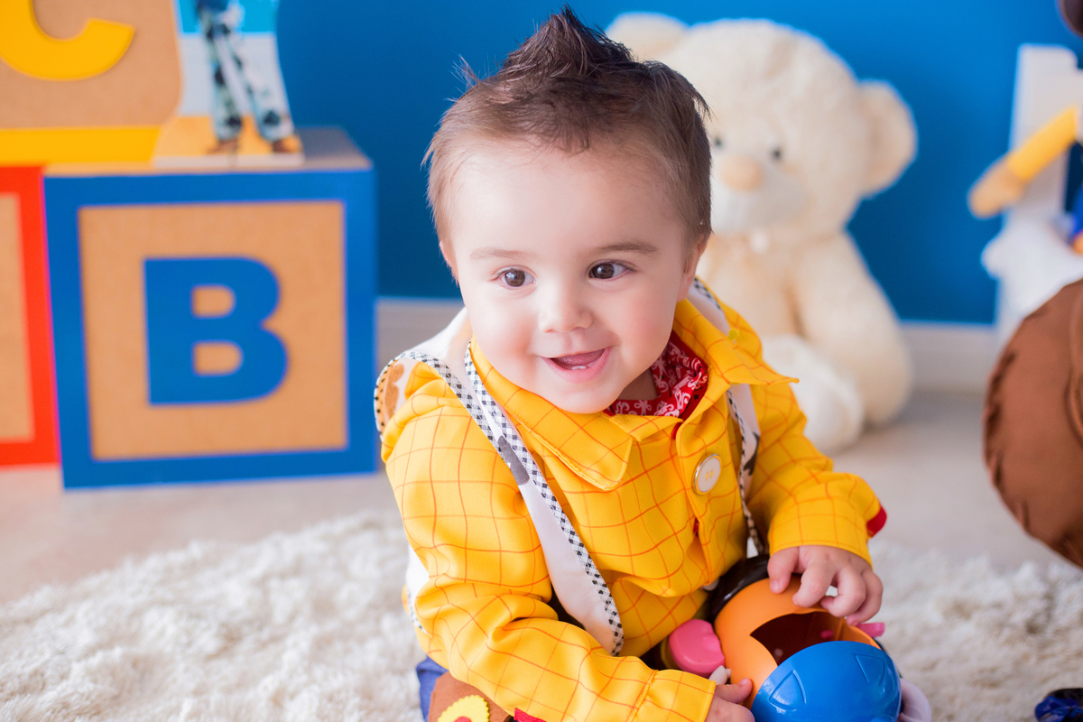 acompanhamento mensal de bebe caxias do sul figurino cenario tematico  personagem foto infantil serra gaucha fotografia familia mundo azul rosa ensaio fotografico crianca newborn baby menino menina smash the cake fruit esmague o bolo banho de leite