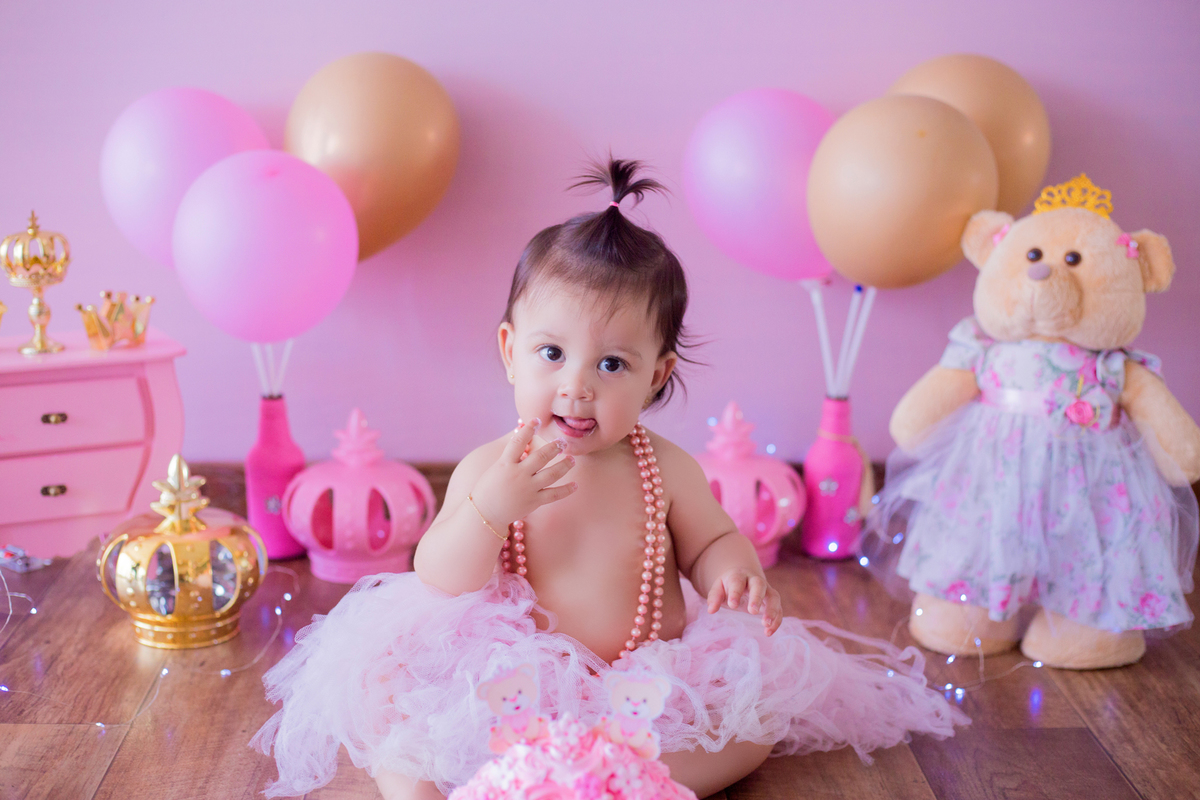 acompanhamento mensal de bebe caxias do sul figurino cenario tematico  personagem foto infantil serra gaucha fotografia familia mundo azul rosa ensaio fotografico crianca newborn baby menino menina smash the cake fruit esmague o bolo banho de leite