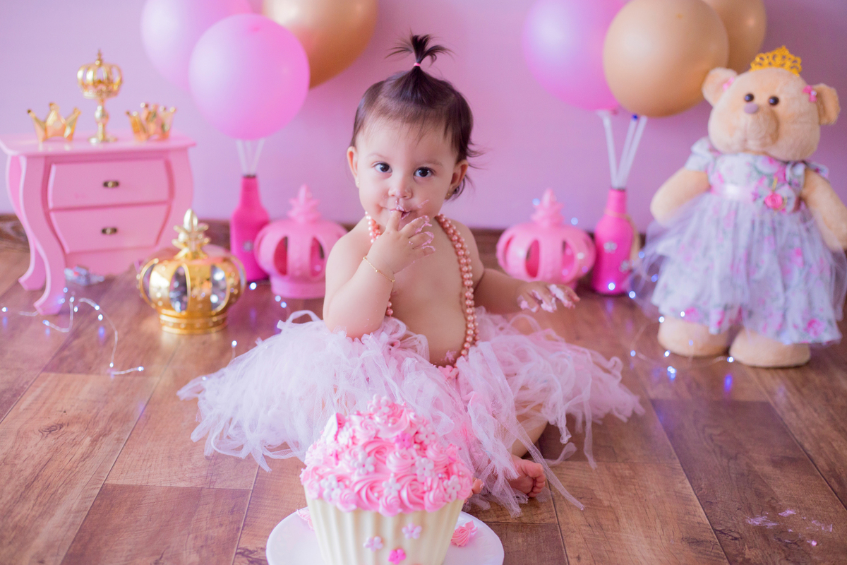 acompanhamento mensal de bebe caxias do sul figurino cenario tematico  personagem foto infantil serra gaucha fotografia familia mundo azul rosa ensaio fotografico crianca newborn baby menino menina smash the cake fruit esmague o bolo banho de leite