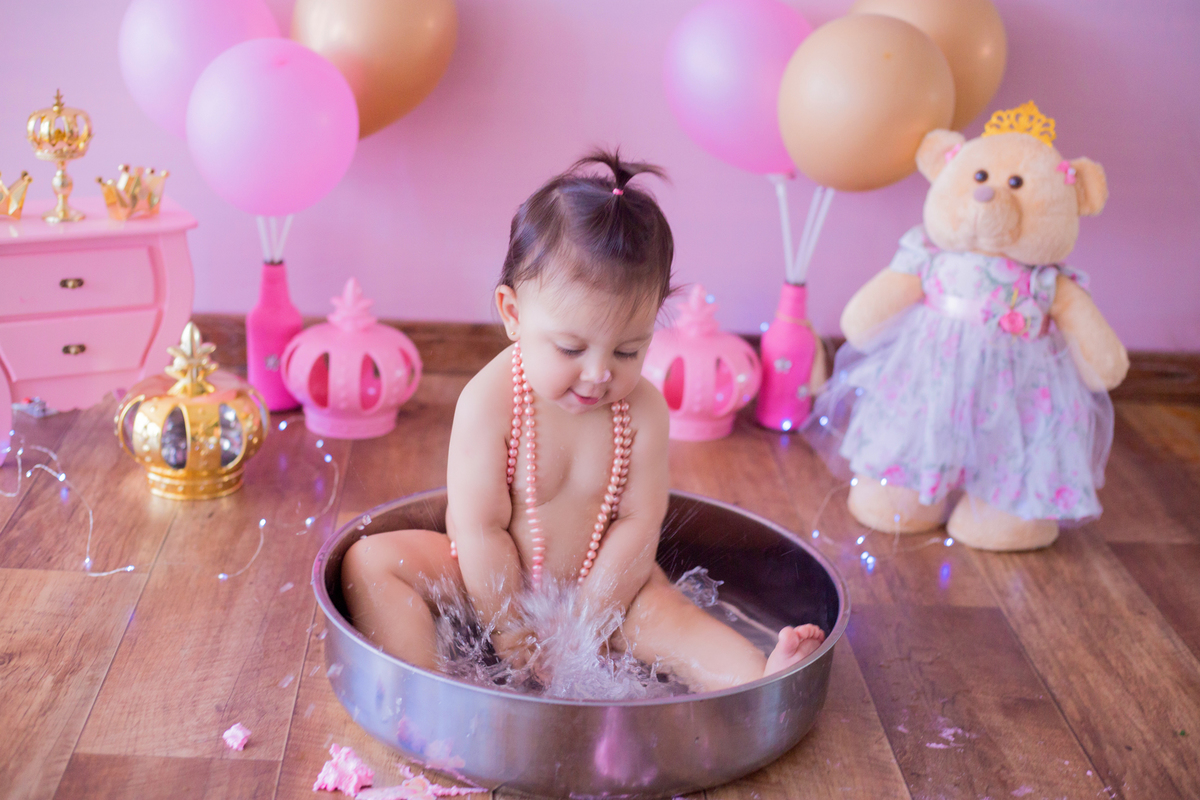 acompanhamento mensal de bebe caxias do sul figurino cenario tematico  personagem foto infantil serra gaucha fotografia familia mundo azul rosa ensaio fotografico crianca newborn baby menino menina smash the cake fruit esmague o bolo banho de leite