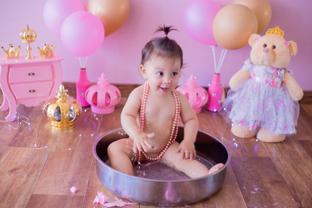 acompanhamento mensal de bebe caxias do sul figurino cenario tematico  personagem foto infantil serra gaucha fotografia familia mundo azul rosa ensaio fotografico crianca newborn baby menino menina smash the cake fruit esmague o bolo banho de leite