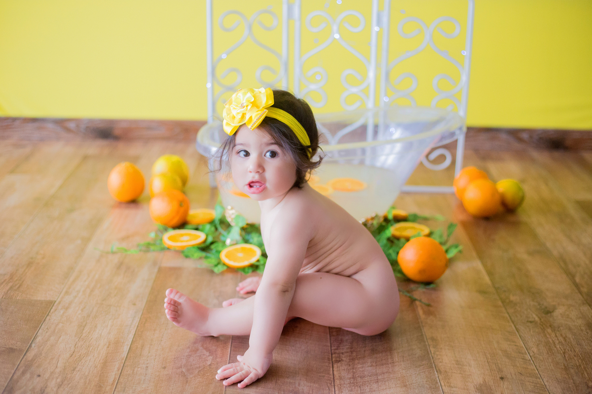 acompanhamento mensal de bebe caxias do sul figurino cenario tematico  personagem foto infantil serra gaucha fotografia familia mundo azul rosa ensaio fotografico crianca newborn baby menino menina smash the cake fruit esmague o bolo banho de leite