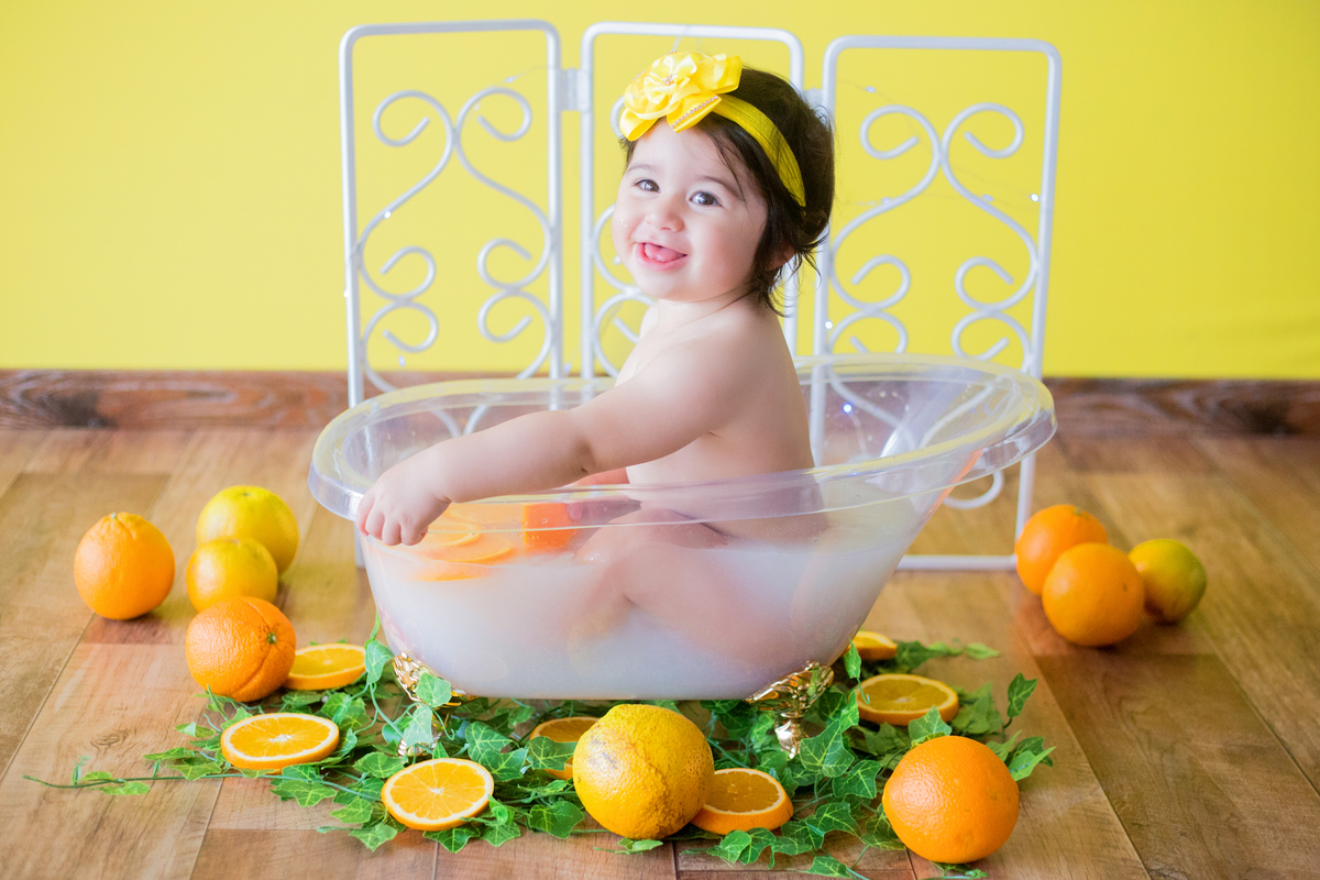 acompanhamento mensal de bebe caxias do sul figurino cenario tematico  personagem foto infantil serra gaucha fotografia familia mundo azul rosa ensaio fotografico crianca newborn baby menino menina smash the cake fruit esmague o bolo banho de leite